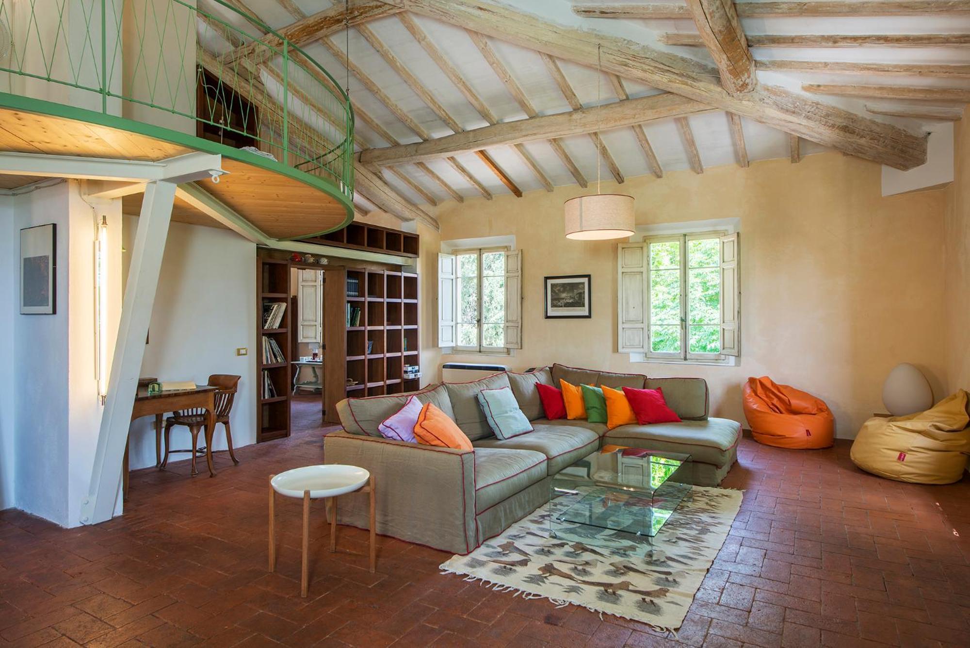 I Magazzini Apartment Marti Luaran gambar
